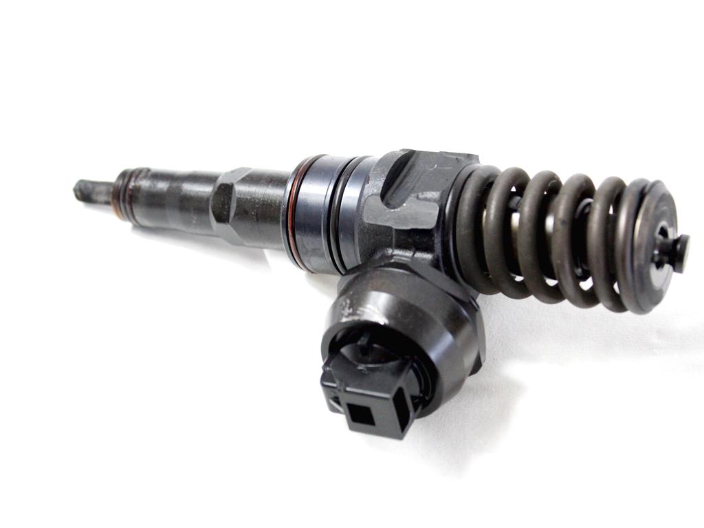 INJEKTORJI DIESEL OEM N. 038130073BA ORIGINAL REZERVNI DEL AUDI A4 B6 8E2 8E5 BER/SW (2001 - 2005) DIESEL LETNIK 2002
