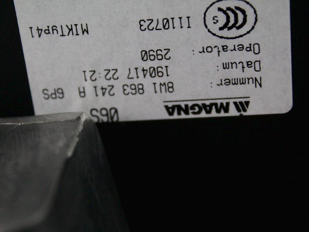 NASLON ZA ROKE/SREDINSKA KONZOLA OEM N. 8W1863241A ORIGINAL REZERVNI DEL AUDI A4 B9 BER/SW/ALLROAD (2015 - 2019)DIESEL LETNIK 2017