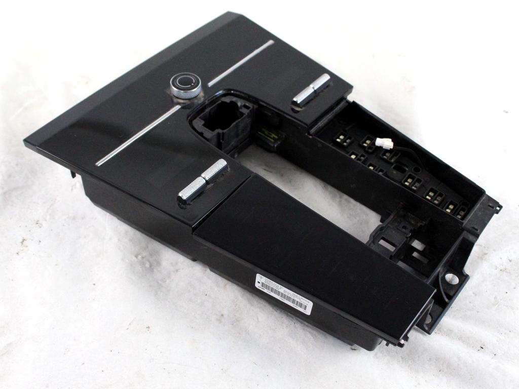 9Y0919610M GRUPPO DI COMANDO PAD MULTIFUNZIONE TUNNEL CENTRALE PORSCHE CAYENNE COUPÈ E-HYBRID AWD 3.0 I 250KW AUT 5P (2021) RICAMBIO USATO COMANDO SINISTRO MANCANTE, RIVESTIMENTO DIFETTATO 9Y0919601M