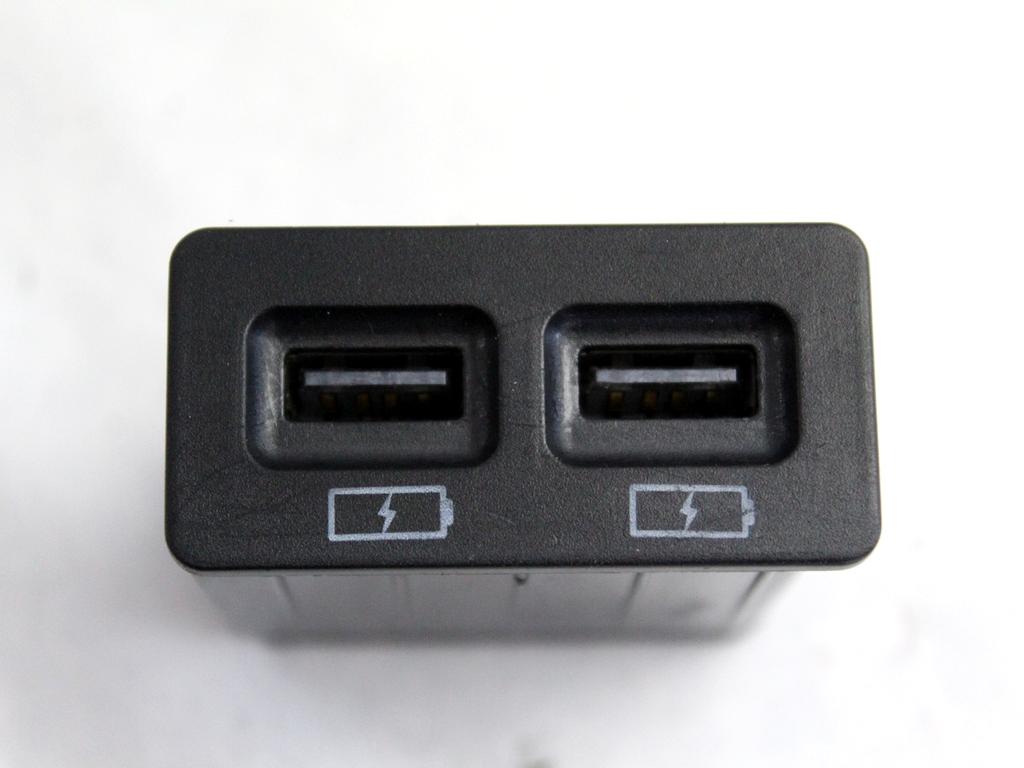 J60-7901015BC PORTE INGRESSO RICARICA USB DR MOTOR DR 4.0 1.5 G 114KW AUT 5P (2022) RICAMBIO USATO