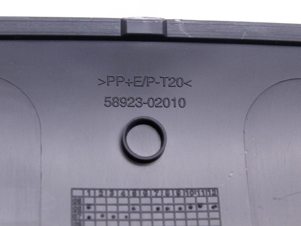 58923-02010 RIVESTIMENTO POSTERIORE TUNNEL CENTRALE TOYOTA AURIS 1.4 D 66KW 5M 5P (2007) RICAMBIO USATO