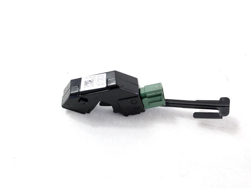 3G8035726A PORTA INGRESSO USB-C VOLKSWAGEN PASSAT SW 2.0 D 4X4 147KW AUT 5P (2021) RICAMBIO USATO