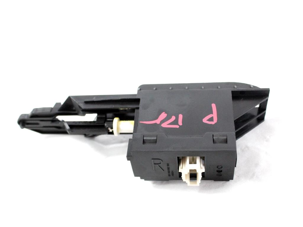 3G9862160 MOTORINO SOLLEVAMENTO TELO AVVOLGIBILE LATO DESTRO VOLKSWAGEN PASSAT SW 2.0 D 4X4 147KW AUT 5P (2021) RICAMBIO USATO
