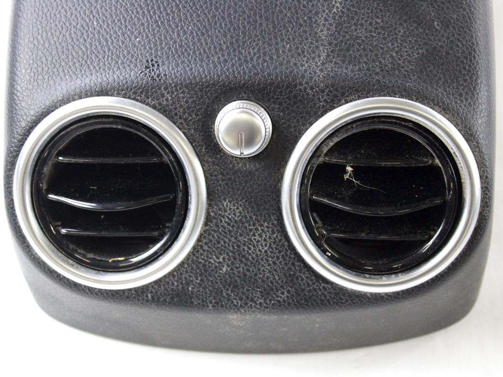 A2538208900 RIVESTIMENTO TUNNEL CENTRALE PARTE POSTERIORE CON BOCCHETTE AERAZIONE E VANO PORTAOGGETTI MERCEDES CLASSE GLC COUPÈ 2.0D 143KW AUT 5P (2021) RICAMBIO USATO