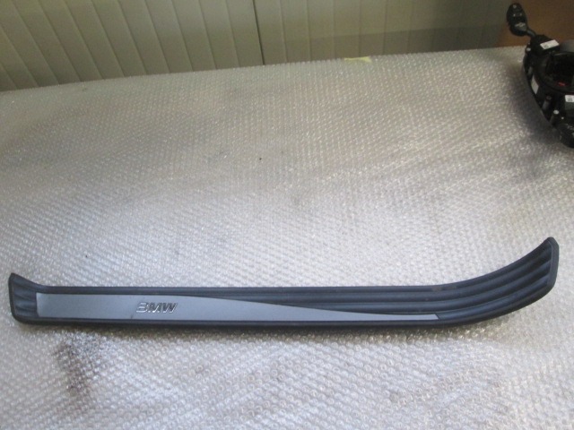 NOTRANJA OBLOGA PRAGA  OEM N. 51477074509 ORIGINAL REZERVNI DEL BMW SERIE 5 E60 E61 (2003 - 2010) DIESEL LETNIK 2005