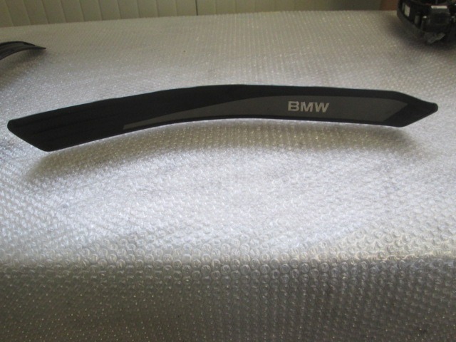 NOTRANJA OBLOGA PRAGA  OEM N. 51477074512 ORIGINAL REZERVNI DEL BMW SERIE 5 E60 E61 (2003 - 2010) DIESEL LETNIK 2005