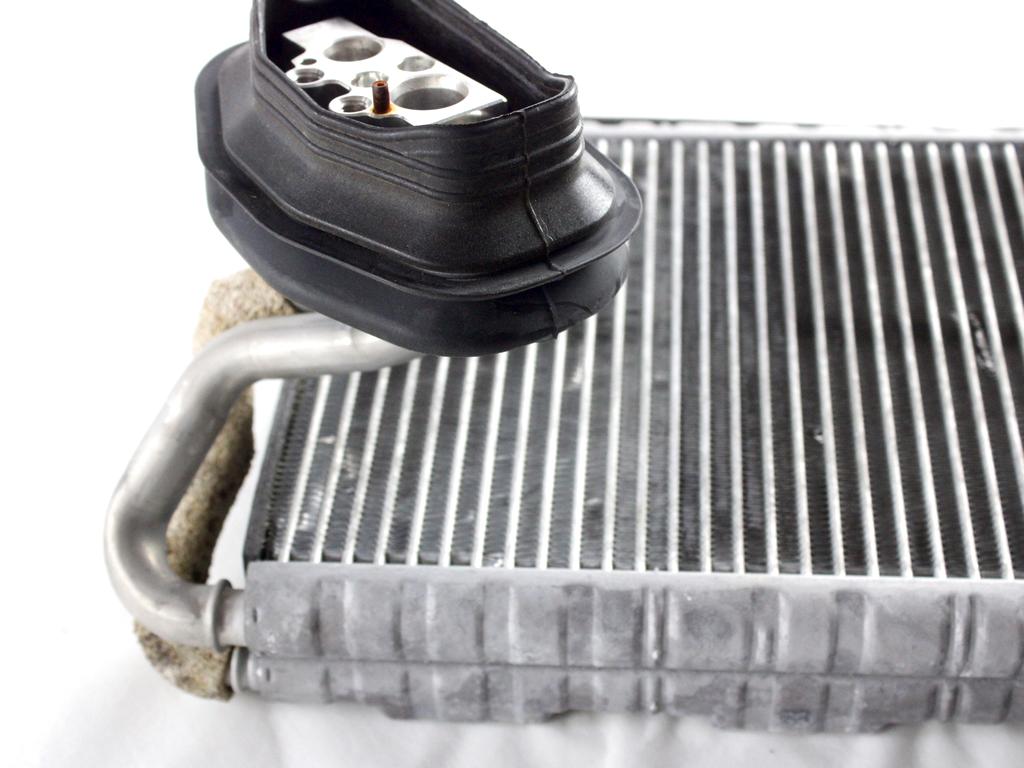 EVAPORATORE RADIATORE CLIMATIZZATORE CLIMA A/C PORSCHE MACAN R 2.9 B 280KW 5P AUT (2021) RICAMBIO USATO Z3477006 