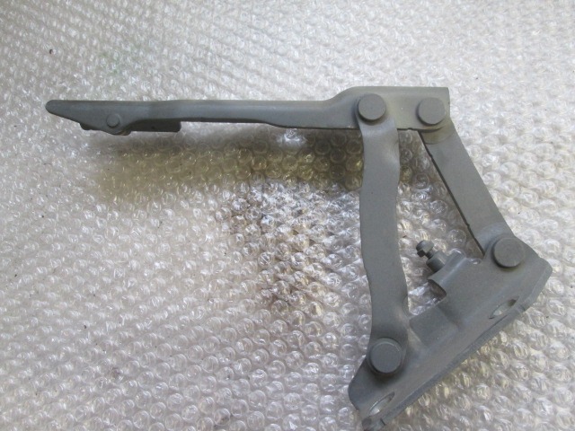 PANTI POKROVA MOTORJA OEM N.  ORIGINAL REZERVNI DEL BMW SERIE 5 E60 E61 (2003 - 2010) DIESEL LETNIK 2005