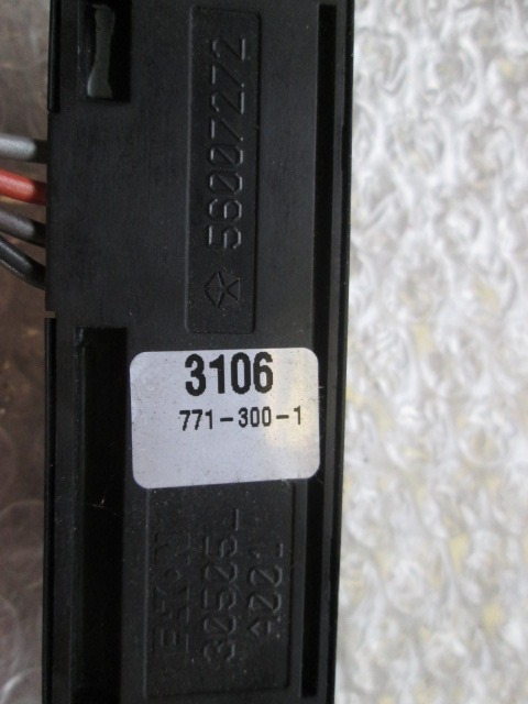 STIKALO ELEKTRICNIH SEDEZEV OEM N. 7713001 ORIGINAL REZERVNI DEL JEEP GRAND CHEROKEE ZJ ZG MK1 (1993 - 1998) DIESEL LETNIK 1997