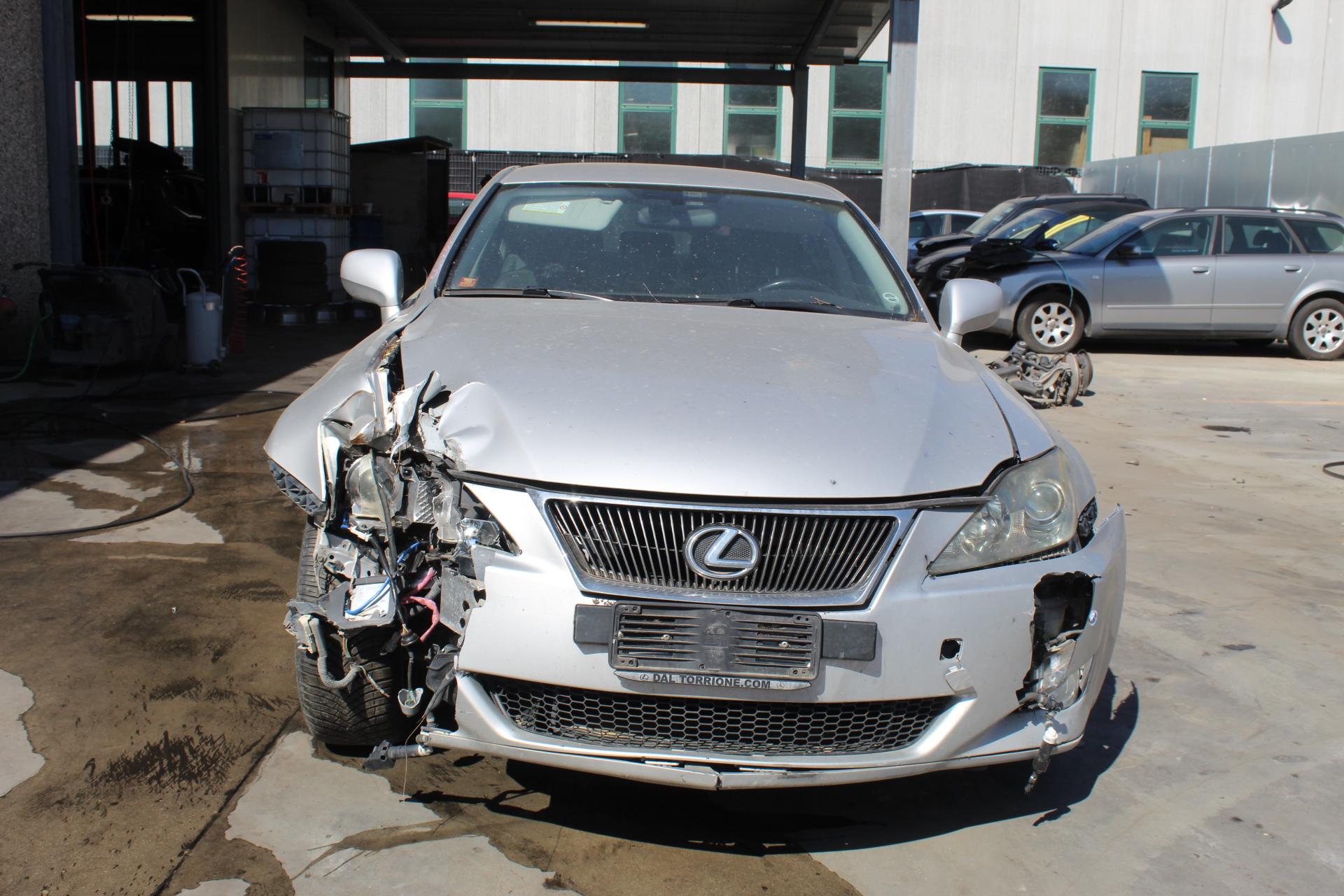 LEXUS IS II E2 220D 2.2 D 130KW 6M 5P (2006) RICAMBIO USATO 