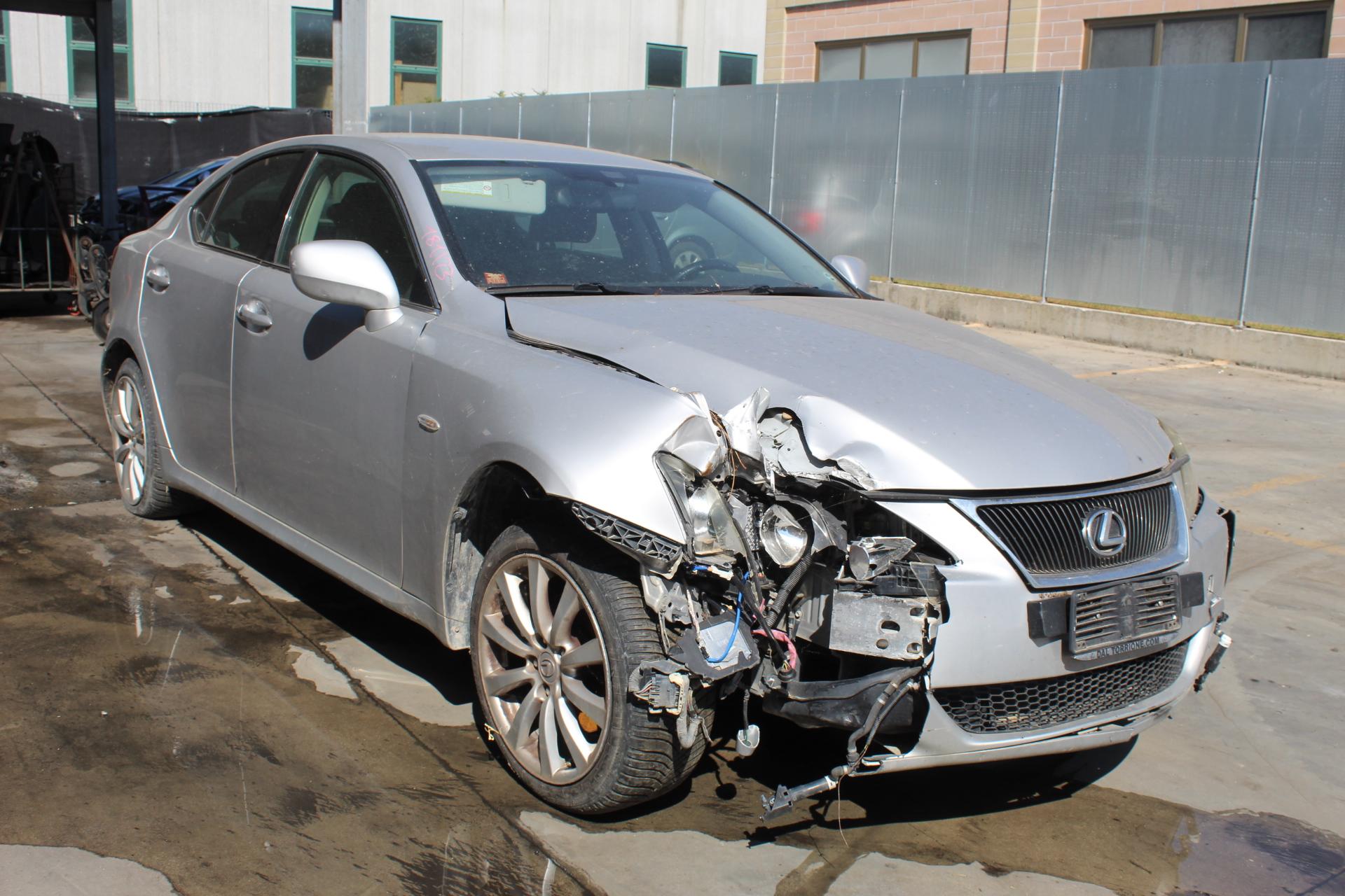 LEXUS IS II E2 220D 2.2 D 130KW 6M 5P (2006) RICAMBIO USATO 