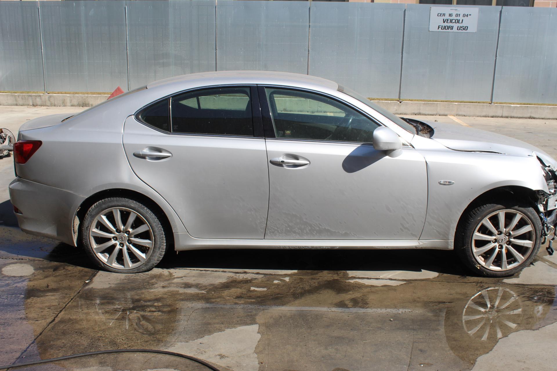 LEXUS IS II E2 220D 2.2 D 130KW 6M 5P (2006) RICAMBIO USATO 