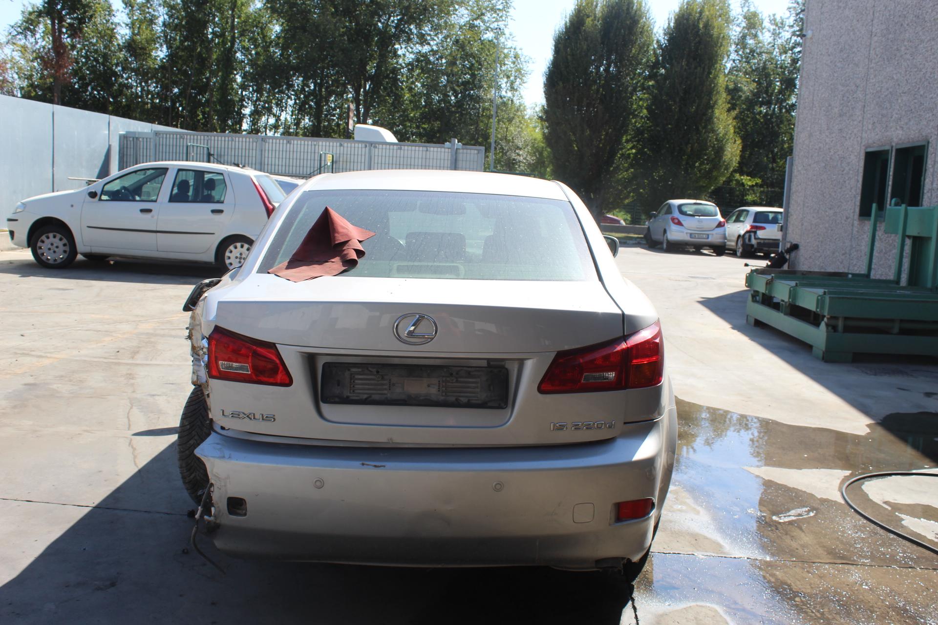 LEXUS IS II E2 220D 2.2 D 130KW 6M 5P (2006) RICAMBIO USATO 