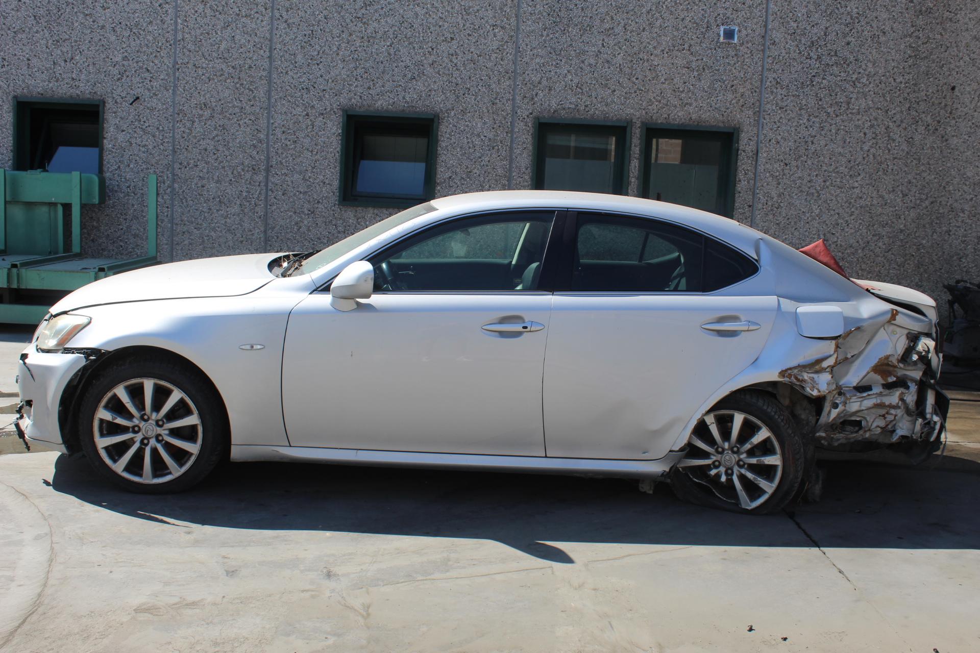 LEXUS IS II E2 220D 2.2 D 130KW 6M 5P (2006) RICAMBIO USATO 