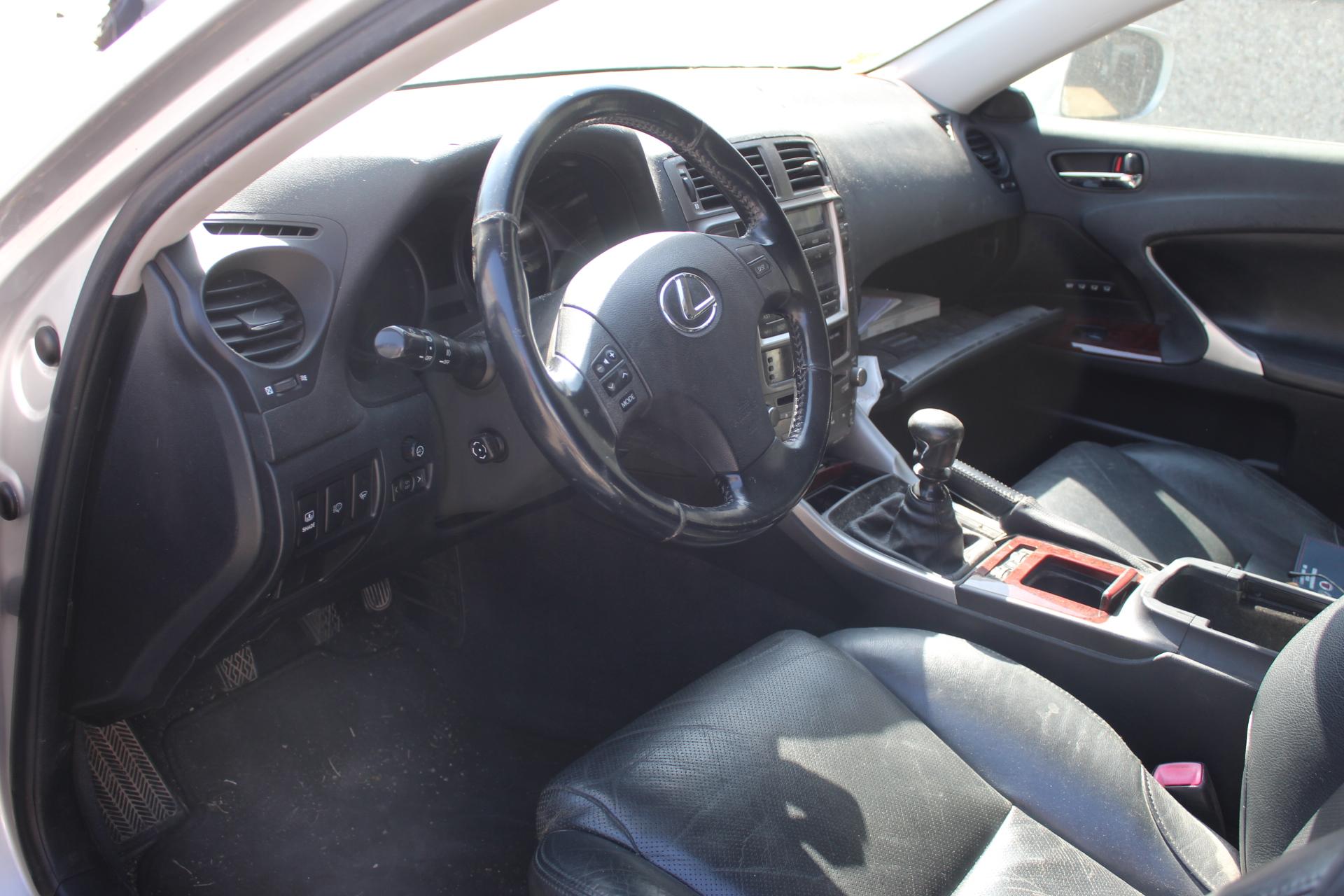 LEXUS IS II E2 220D 2.2 D 130KW 6M 5P (2006) RICAMBIO USATO 