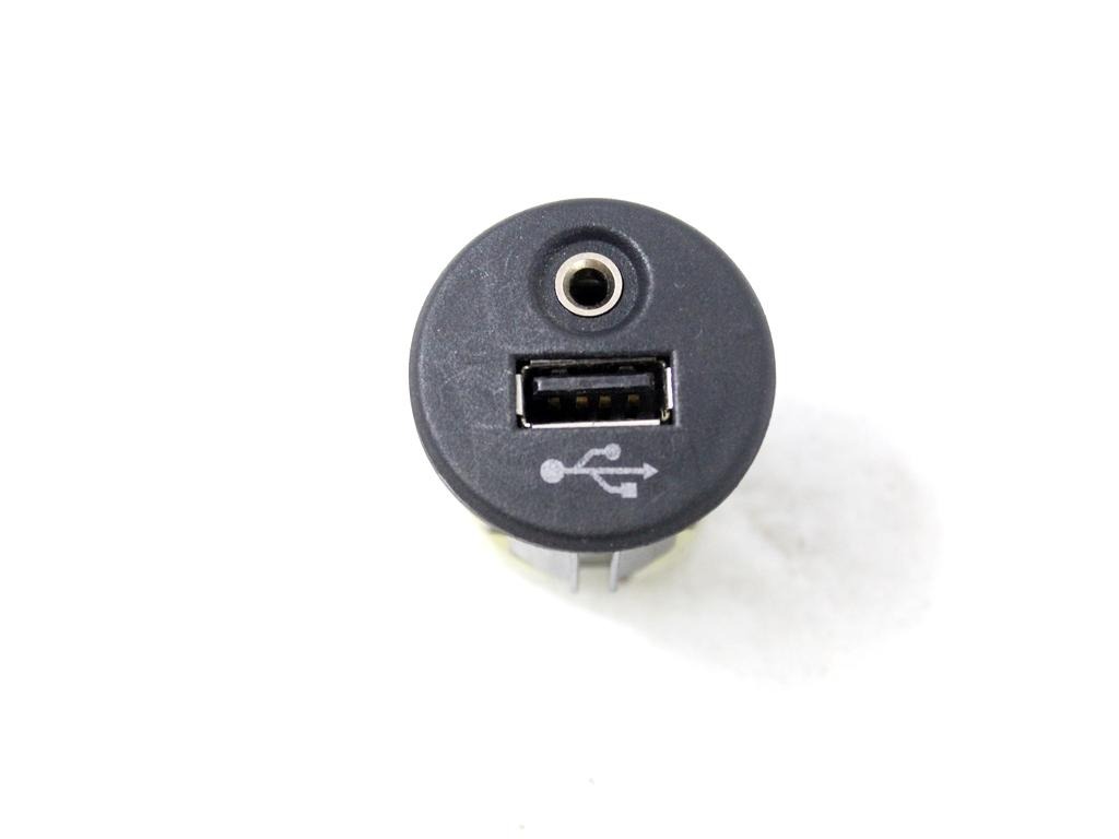 28023BH00A PORTA INGRESSO USB AUX NISSAN JUKE 1.5 D 81KW 6M 5P (2013) RICAMBIO USATO