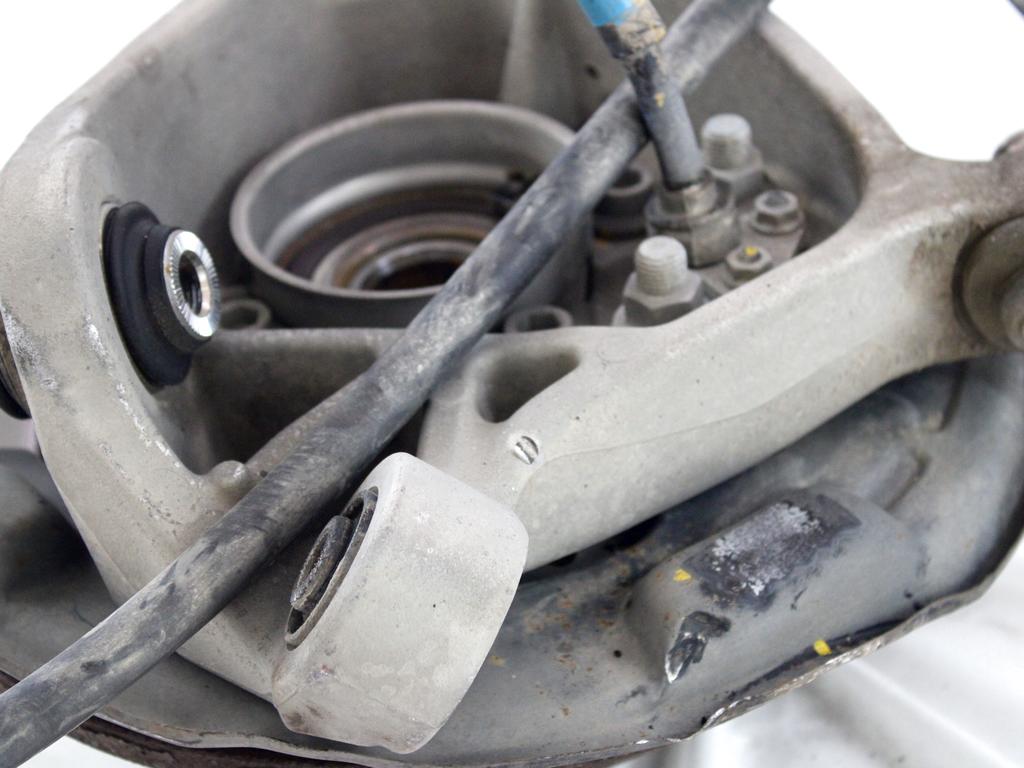 42305-30090 MOZZO MONTANTE FUSELLO POSTERIORE SINISTRO LEXUS IS II E2 220D 2.2 D 130KW 6M 5P (2006) RICAMBIO USATO CON DISCO FRENO 42410-30020 42431-30280