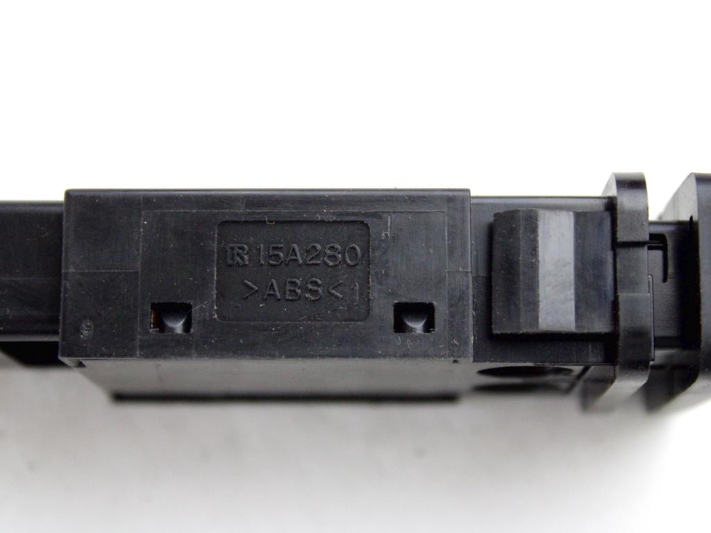 84794-33020 COMANDO INTERRUTTORE SBRINATORE PARABREZZA LEXUS IS II E2 220D 2.2D 130KW 6M 5P (2006) RICAMBIO USATO