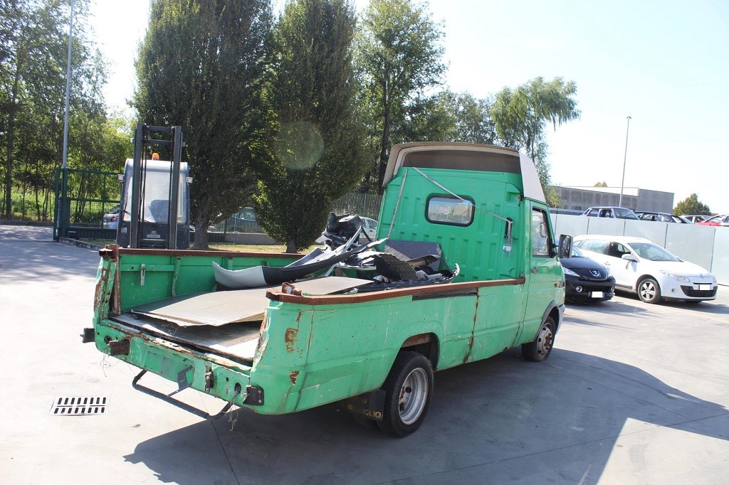 IVECO DAILY 35 2.5 D 55KW 5M 2P (1995) RICAMBI IN MAGAZZINO