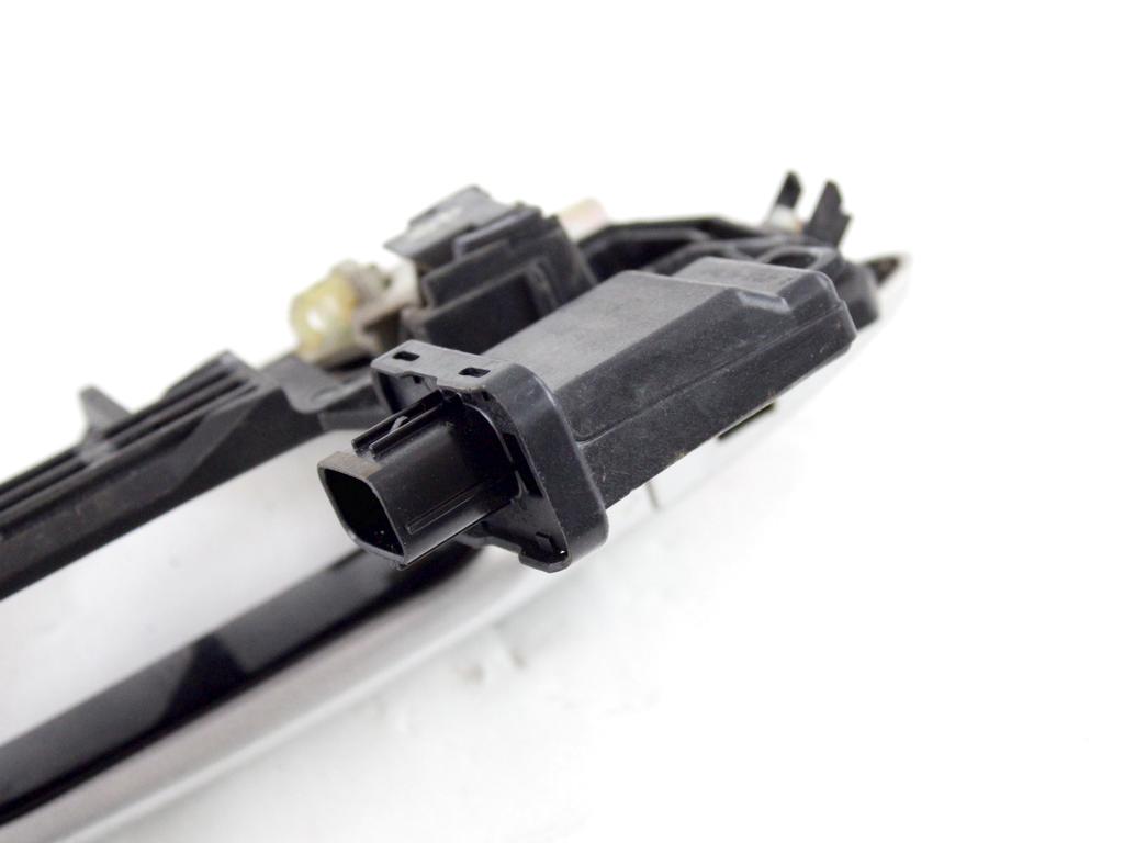 6921053040B0 MANIGLIA ESTERNA PORTA ANTERIORE DESTRA LEXUS IS II E2 220D 2.2D 130KW 6M 5P (2006) RICAMBIO USATO 69210-53040-A0 