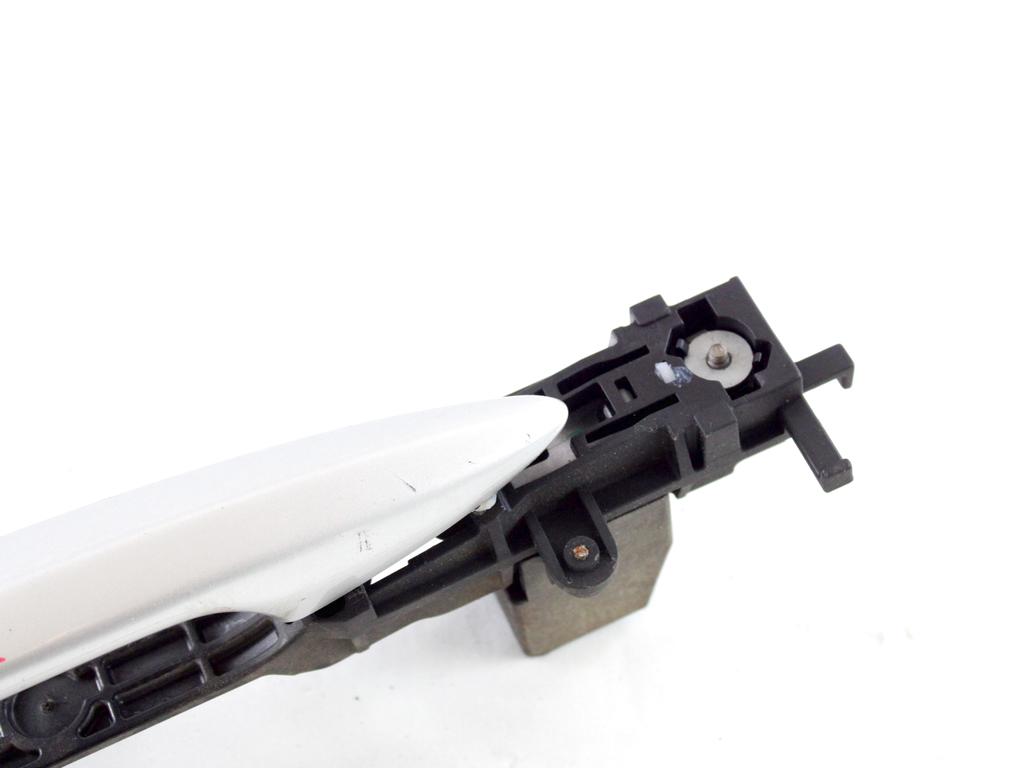 6922853010B0 MANIGLIA ESTERNA PORTA POSTERIORE SINISTRA LEXUS IS II E2 220D 2.2D 130KW 6M 5P (2006) RICAMBIO USATO 69228-53010-A0 
