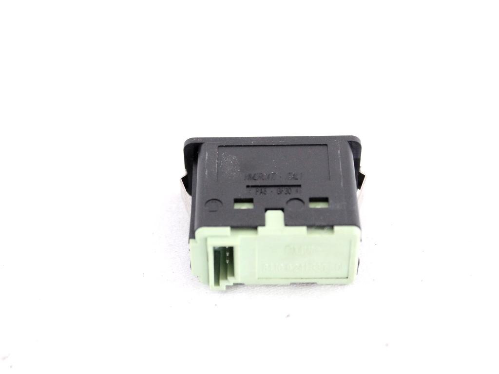 84109241330 PORTA INGRESSO AUX BMW X1 E84 18D 2.0 D 105KW 6M 5P (2012) RICAMBIO USATO 