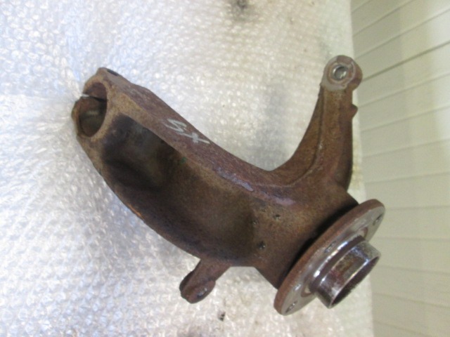 LEVI VRTLJIVI LEZAJ / PESTO KOLESA Z LEZAJEM SPREDAJ OEM N. 8200308650 ORIGINAL REZERVNI DEL RENAULT SCENIC/GRAND SCENIC JM0/1 MK2 (2003 - 2009) BENZINA LETNIK 2005