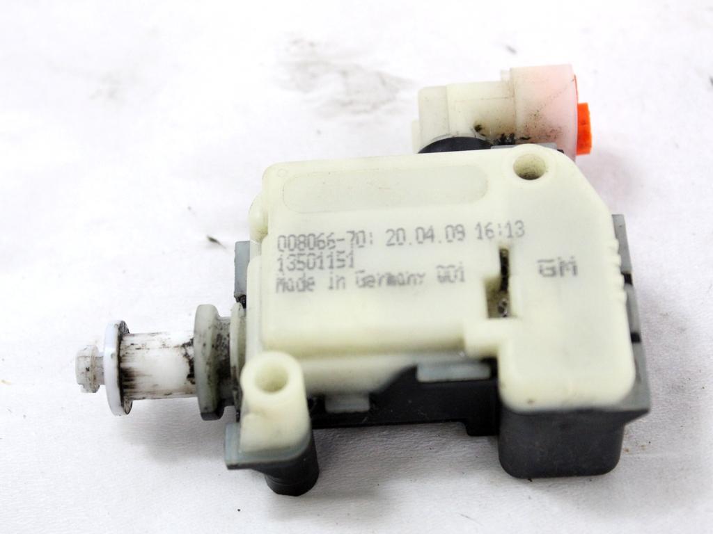 13501151 MOTORINO APERTURA CHIUSURA SPORTELLO CARBURANTE OPEL INSIGNIA A SW 2.0 D 118KW 6M 5P (2009) RICAMBIO USATO