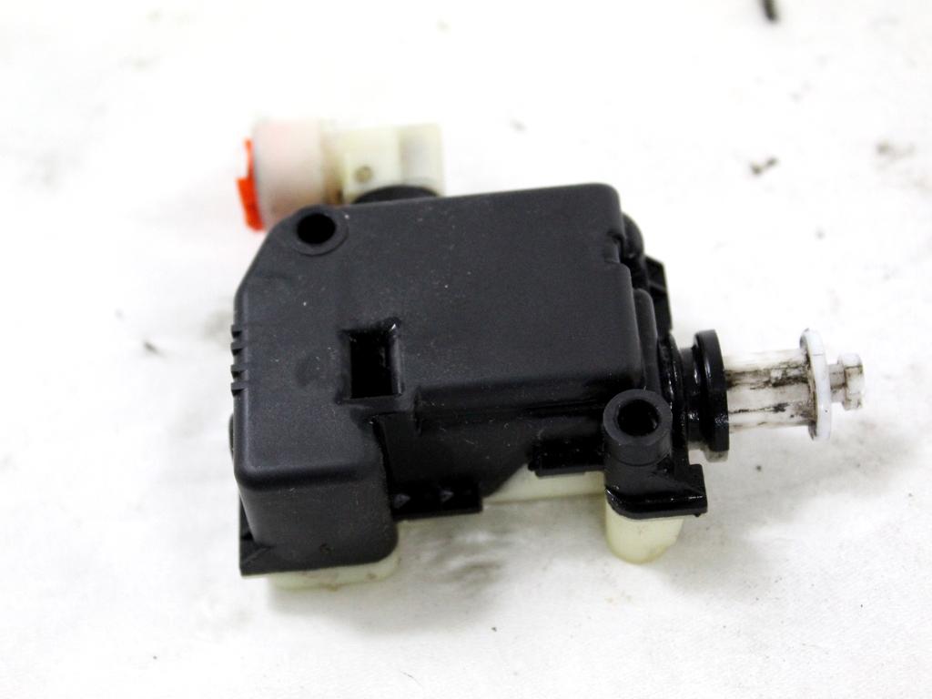 13501151 MOTORINO APERTURA CHIUSURA SPORTELLO CARBURANTE OPEL INSIGNIA A SW 2.0 D 118KW 6M 5P (2009) RICAMBIO USATO