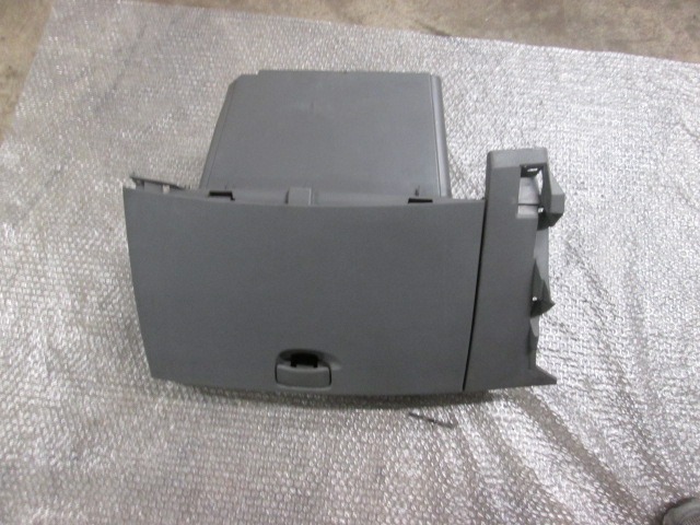 PREDAL ZA DOKUMENTE OEM N. RB008718991721AS ORIGINAL REZERVNI DEL RENAULT SCENIC/GRAND SCENIC JM0/1 MK2 (2003 - 2009) BENZINA LETNIK 2005