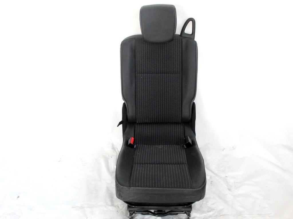 880103534R SEDILE POSTERIORE CENTRALE SECONDA FILA IN PELLE E TESSUTO RENAULT GRAND SCENIC 1.5 D 81KW 6M 5P (2014) RICAMBIO USATO