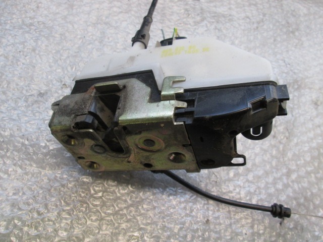 CENTRALNI ZAKLEP SPREDNJIH VRAT  OEM N. 00009136N5 ORIGINAL REZERVNI DEL CITROEN C3 / PLURIEL MK1 (2002 - 09/2005) DIESEL LETNIK 2005