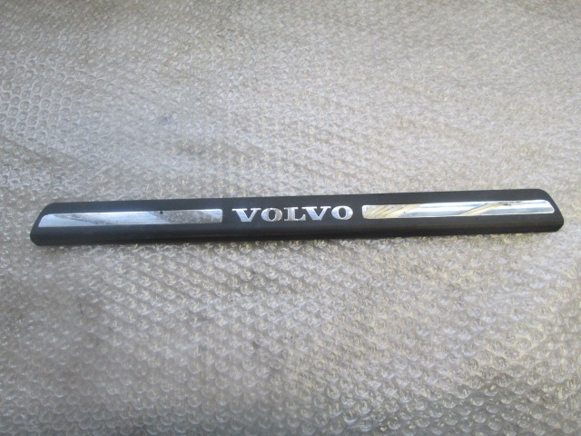 NOTRANJA OBLOGA PRAGA  OEM N. 8659960 ORIGINAL REZERVNI DEL VOLVO V70 MK2 285 (2000 - 2007) DIESEL LETNIK 2002