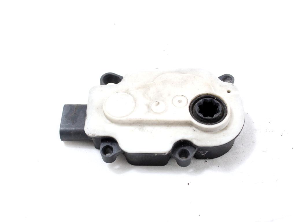 BM51-8476-AB MOTORINO APERTURA FLAP PRESA ARIA ANTERIORE FORD S-MAX 2.0 D 103KW 6M 5P (2014) RICAMBIO USATO
