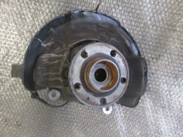 LEVI VRTLJIVI LEZAJ / PESTO KOLESA Z LEZAJEM SPREDAJ OEM N. 8672371 ORIGINAL REZERVNI DEL VOLVO V70 MK2 285 (2000 - 2007) DIESEL LETNIK 2002