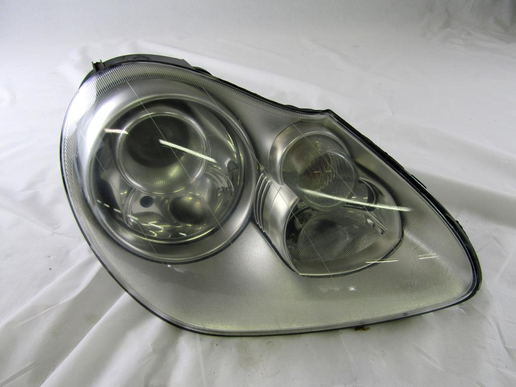 95563115841 FARO FANALE ANTERIORE DESTRO XENON PORSCHE CAYENNE 3.2 B 4X4 184KW AUT 5P (2004) RICAMBIO USATO SUPPORTI DANNEGGIATI