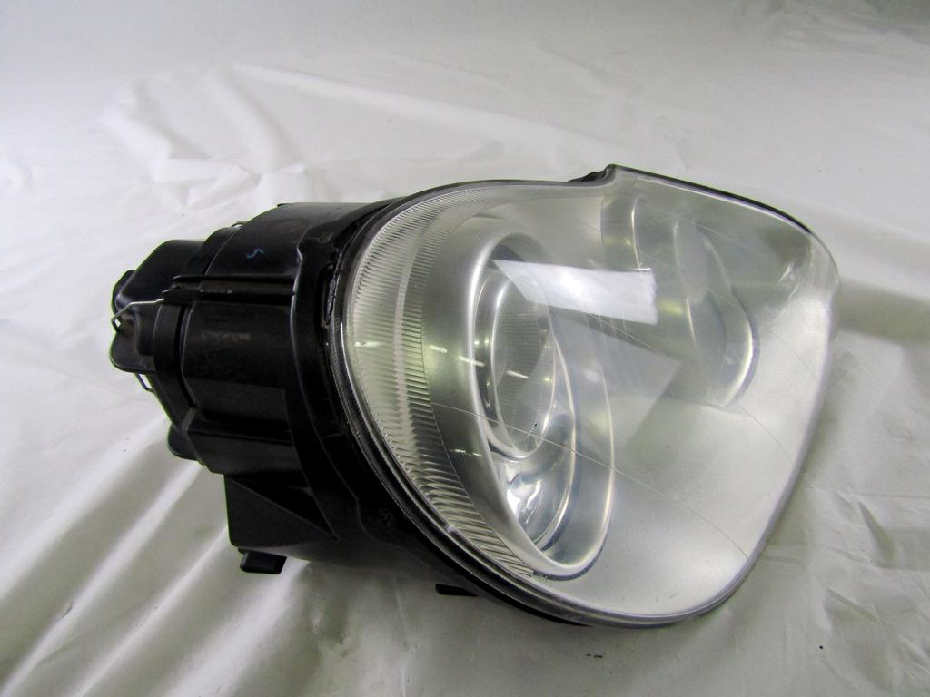 95563115841 FARO FANALE ANTERIORE DESTRO XENON PORSCHE CAYENNE 3.2 B 4X4 184KW AUT 5P (2004) RICAMBIO USATO SUPPORTI DANNEGGIATI