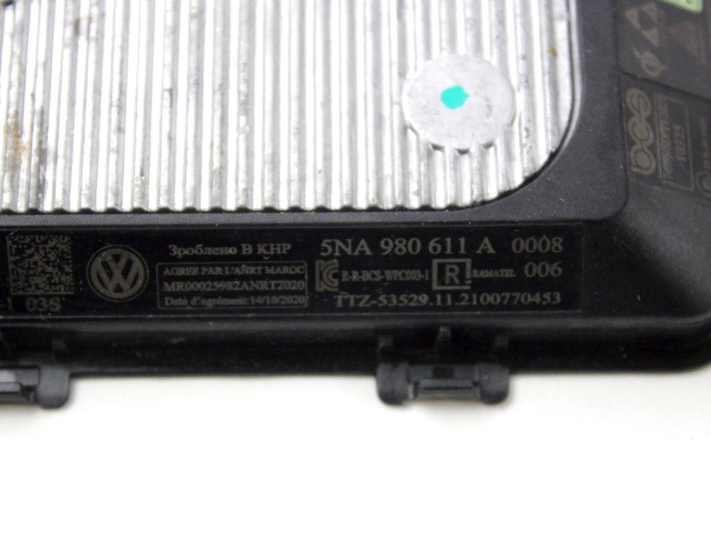 5NA980611A BASE RICARICA WIRELESS BATTERIA TELEFONO VOLKSWAGEN POLO 1.0 66KW M 5P 2022 RICAMBIO USATO