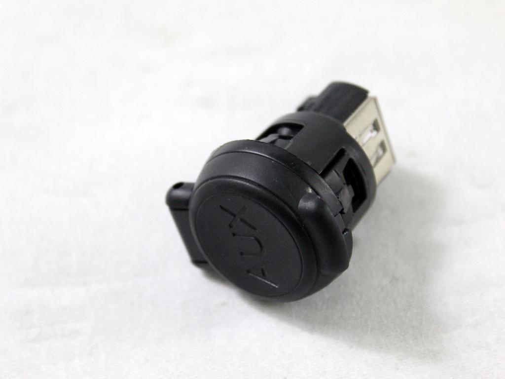 96645227XT PORTA INGRESSO USB AUX CITROEN C4 1.6 D 82KW 6M 5P (2012) RICAMBIO USATO