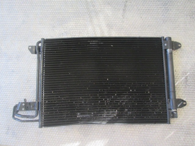 HLADILNIK KLIME OEM N. 1K0820411Q ORIGINAL REZERVNI DEL AUDI A3 MK2 8P 8PA 8P1 (2003 - 2008)DIESEL LETNIK 2003