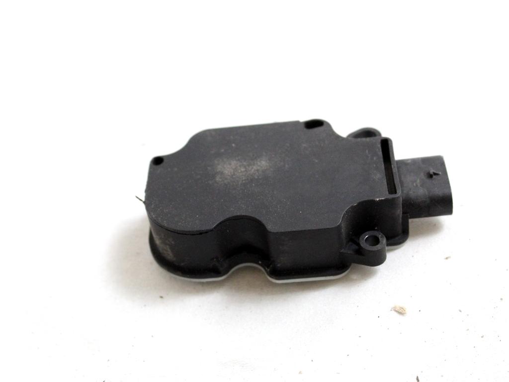 A24051103312 MOTORINO APERTURA FLAP PRESA ARIA ANTERIORE VOLVO XC90 2.0 I 4X4 173KW AUT 5P (2021) RICAMBIO USATO 111093203