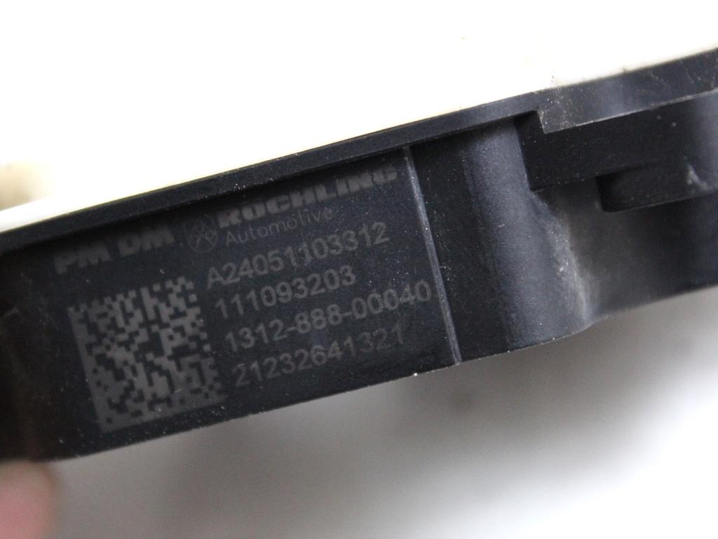 A24051103312 MOTORINO APERTURA FLAP PRESA ARIA ANTERIORE VOLVO XC90 2.0 I 4X4 173KW AUT 5P (2021) RICAMBIO USATO 111093203