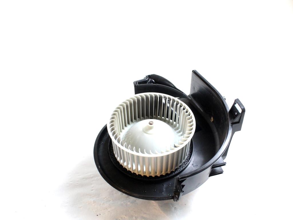 32241017 MOTORINO VENTOLA VENTILAZIONE ABITACOLO VOLVO XC90 2.0 I 4X4 173KW AUT 5P (2021) RICAMBIO USATO