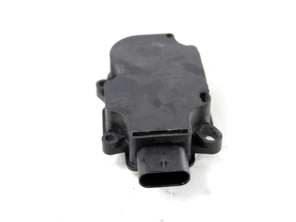 A24051103312 MOTORINO APERTURA FLAP PRESA ARIA ANTERIORE VOLVO XC90 2.0 I 4X4 173KW AUT 5P (2021) RICAMBIO USATO 111093203
