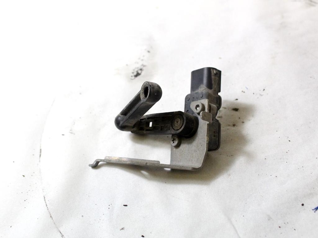 32246988 SENSORE DI LIVELLO ALTEZZA FARI POSTERIORE DESTRO VOLVO XC90 2.0 I 4X4 173KW AUT 5P (2021) RICAMBIO USATO 31406563