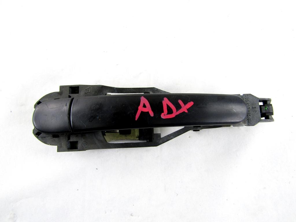 3B0837207F3FZ MANIGLIA ESTERNA PORTA ANTERIORE DESTRA VOLKSWAGEN FOX 1.4 D 51KW 5M 3P (2007) RICAMBIO USATO 3B0837885