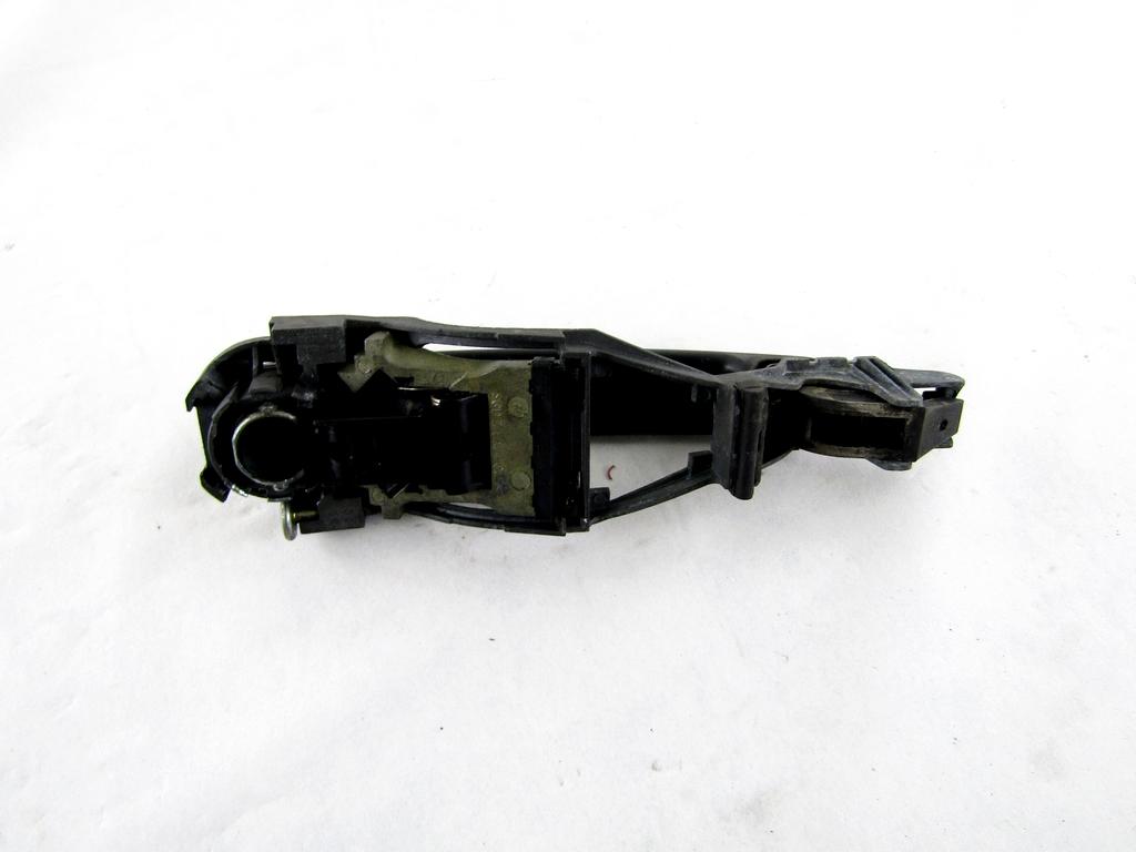 3B0837207F3FZ MANIGLIA ESTERNA PORTA ANTERIORE DESTRA VOLKSWAGEN FOX 1.4 D 51KW 5M 3P (2007) RICAMBIO USATO 3B0837885