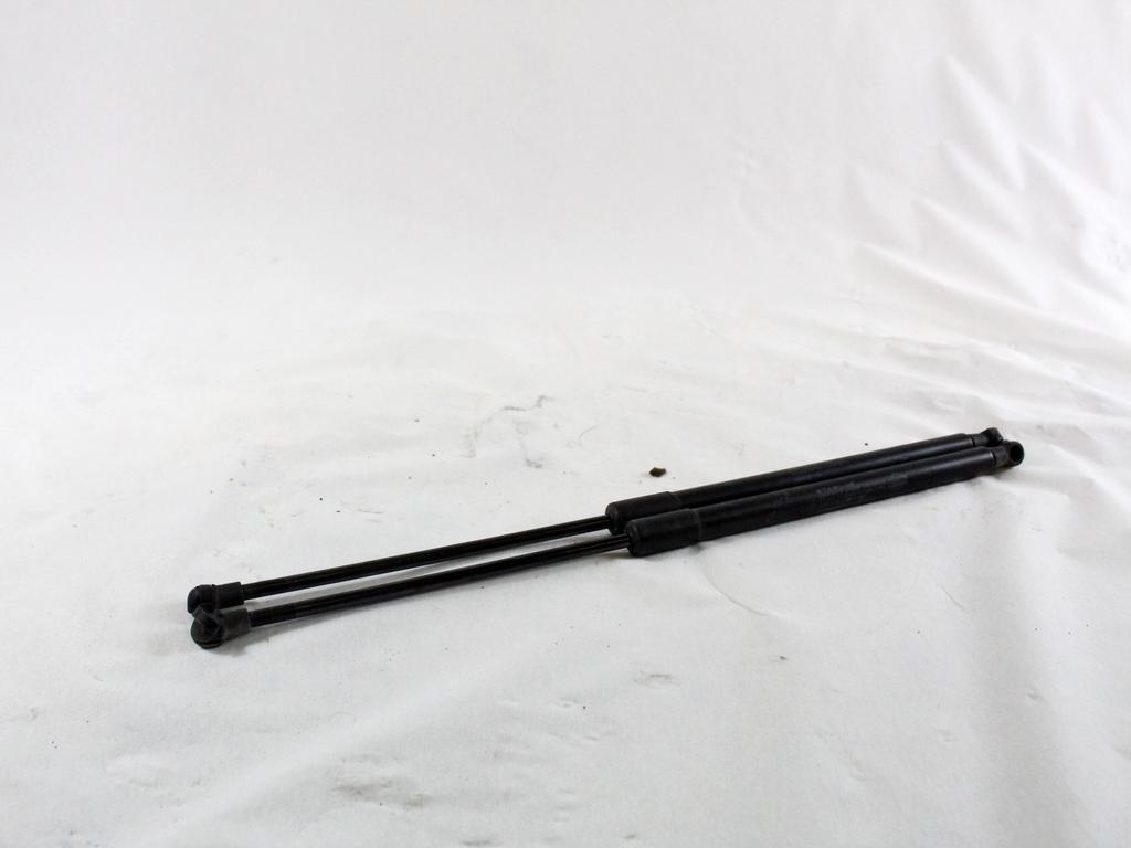 90450-EY10A COPPIA PISTONCINI ASTE AMMORTIZZANTI PORTELLONE NISSAN QASHQAI +2 2.0 D 4X4 110KW AUT 5P (2010) RICAMBIO USATO 