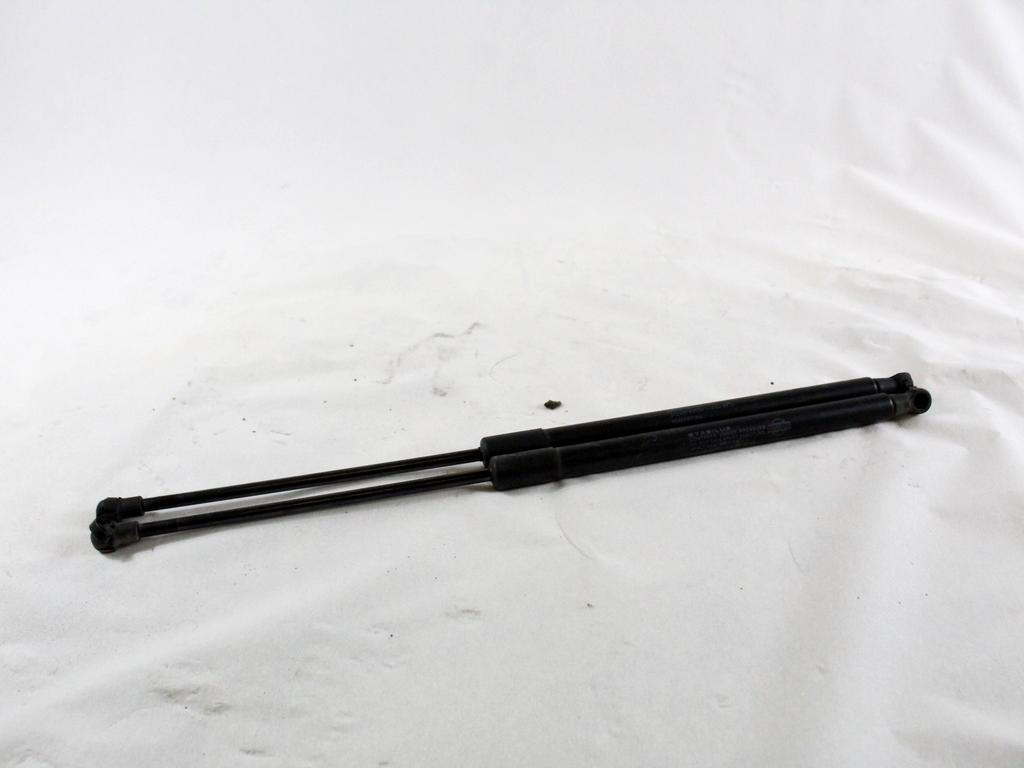 90450-EY10A COPPIA PISTONCINI ASTE AMMORTIZZANTI PORTELLONE NISSAN QASHQAI +2 2.0 D 4X4 110KW AUT 5P (2010) RICAMBIO USATO 