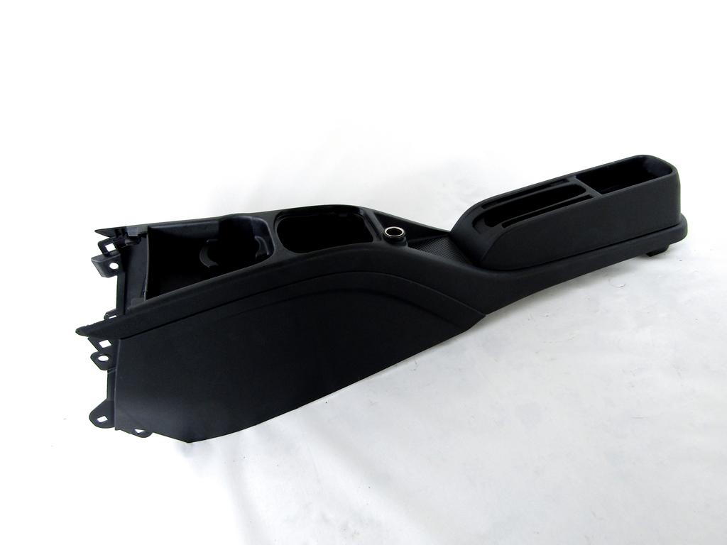 735487375 TUNNEL CENTRALE FIAT PUNTO 1.3 D 55KW 5M 5P (2014) RICAMBIO USATO 735394633 